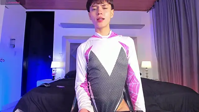 Brenda Tina online show from 12-17-25, 08:14