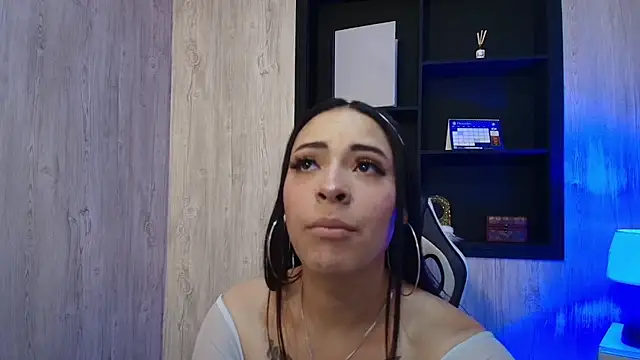 CRISTAL VIOLETA online show from 01-10-26, 02:29