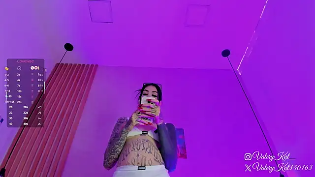 Snapshot of Valerykat_ chatting on 02-19-26, 11:51 Valerykat online show from 02-19-26, 11:51