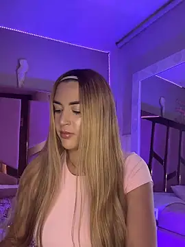 Snapshot of AlyonaWester_ chatting on 02-24-26, 09:37 AlyonaWester online show from 02-24-26, 09:37