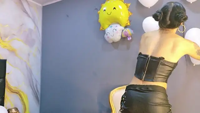 Snapshot of MilaDeRoux chatting on 02-12-26, 04:34 MilaDeRoux online show from 02-12-26, 04:34