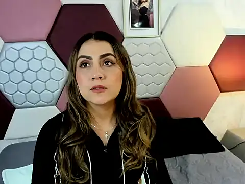 AriaRous online show from 05-05-26, 03:48
