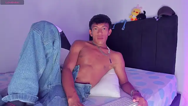 santinaughty online show from 04-07-26, 12:34