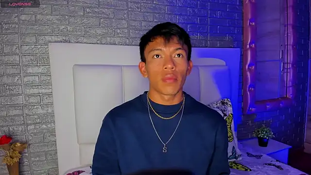 santinaughty online show from 01-10-26, 03:35