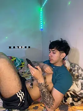 wil hot online show from 12-01-25, 03:35