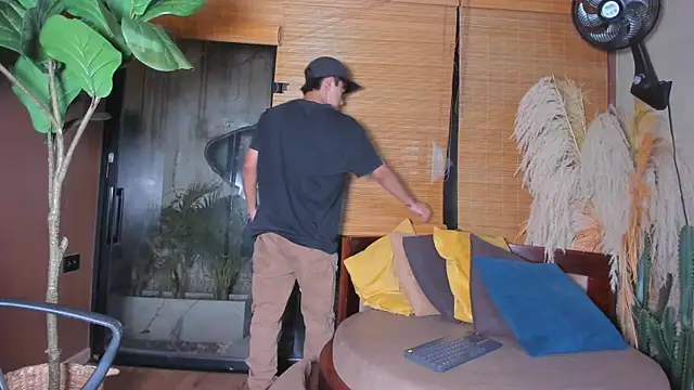 isaac grimm online show from 04-09-26, 02:46