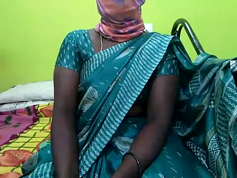 Snapshot of tamil_sumathi chatting on 06-25-26, 04:54 tamil sumathi online show from 06-25-26, 04:54