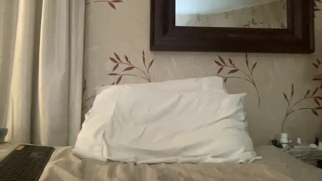 Tom03276 online show from 02-11-26, 03:39