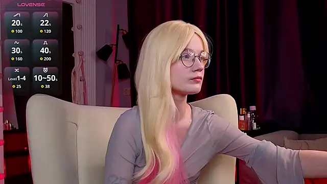 Snapshot of Kitty_smalltits chatting on 02-04-26, 04:18 Kitty smalltits online show from 02-04-26, 04:18