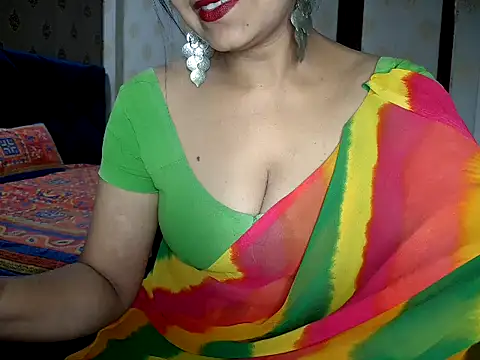Snapshot of Hotronita123 chatting on 06-15-26, 05:45 Hotronita123 online show from 06-15-26, 05:45