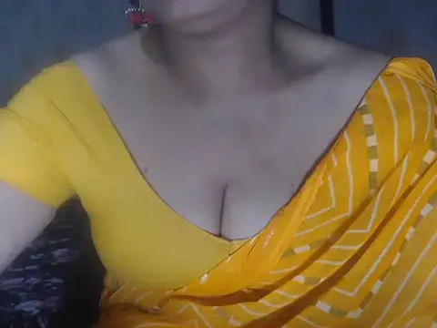 Hotronita123 online show from 12-18-25, 05:34