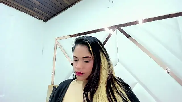 Snapshot of Faehlis__ chatting on 01-13-26, 03:43 Faehlis online show from 01-13-26, 03:43