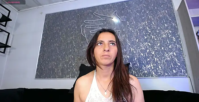 AlessiaRinaldi  online show from 03-12-26, 10:14