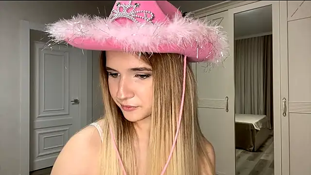 VikkiWittel online show from 12-05-25, 05:55