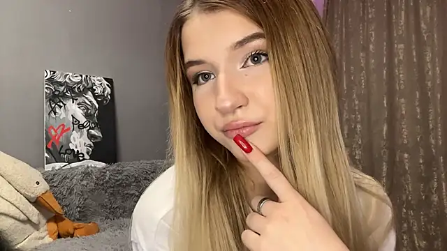 VikkiWittel online show from 12-04-25, 05:01