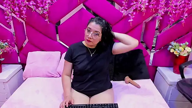 Alexa Sanz online show from 12-04-25, 08:08