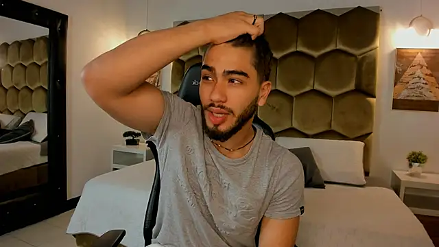 Franco banderas online show from 02-26-26, 10:15