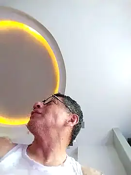 JRAdams23 online show from 12-21-25, 04:41