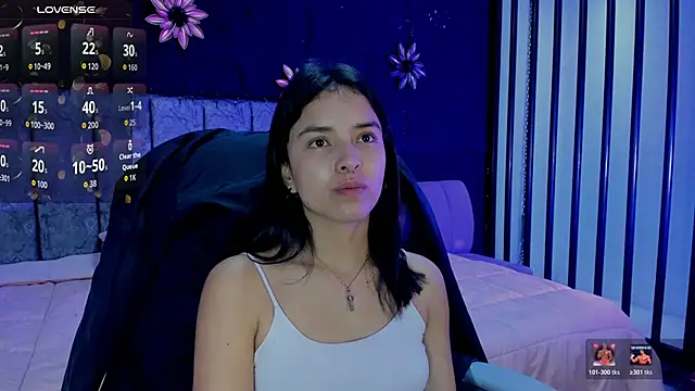 Snapshot of Cherrybombs_ chatting on 05-15-26, 04:10 Cherrybombs online show from 05-15-26, 04:10