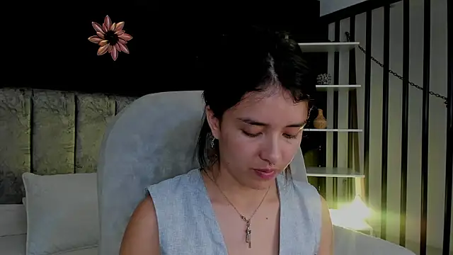 Snapshot of Cherrybombs_ chatting on 05-23-26, 04:33 Cherrybombs online show from 05-23-26, 04:33
