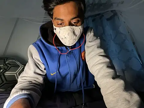 hunterboy2001 online show from 12-18-25, 09:14