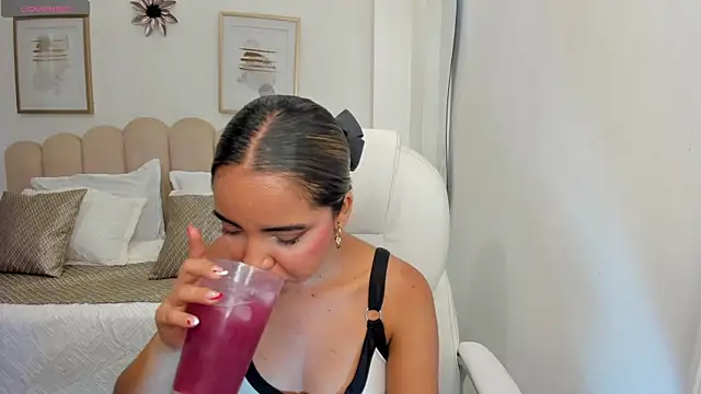 alana martiins online show from 05-18-26, 07:07