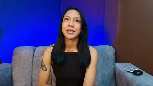 Snapshot of brunette_candyy_ chatting on 02-19-26, 01:19 brunette candyy online show from 02-19-26, 01:19