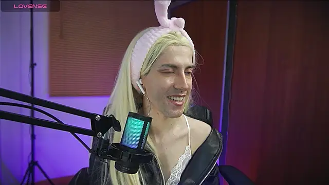 Asami y online show from 04-16-26, 09:39