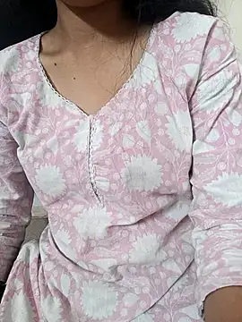 Sizzling Quinn online show from 04-12-26, 06:22