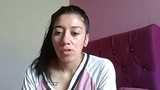 TaylorLove- online show from 12-17-25, 02:00