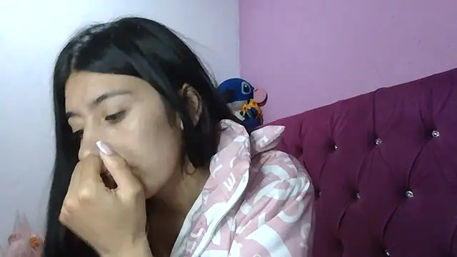 TaylorLove- online show from 12-17-25, 01:10