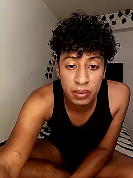 Snapshot of Varek_biglatin_dick chatting on 01-06-26, 02:15 Varek biglatin dick online show from 01-06-26, 02:15