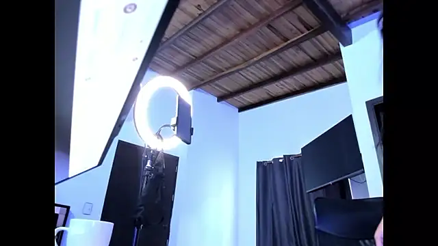 cristina697 online show from 12-14-25, 07:52