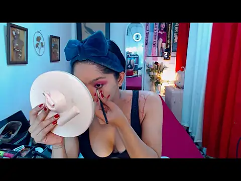 Snapshot of UrScreenGoddess chatting on 12-14-25, 11:10 UrScreenGoddess online show from 12-14-25, 11:10