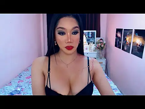 Snapshot of UrScreenGoddess chatting on 02-08-26, 12:30 UrScreenGoddess online show from 02-08-26, 12:30