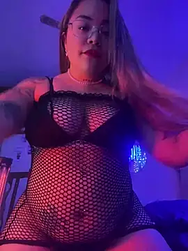 Lindalatina2001 online show from 05-26-26, 01:47