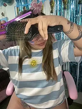 Lindalatina2001 online show from 06-15-26, 04:50