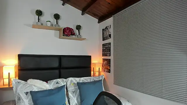 mike foxxx  online show from 12-20-25, 02:47