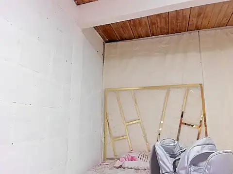 Snapshot of Julia-Blair chatting on 12-01-25, 12:17 Julia-Blair online show from 12-01-25, 12:17