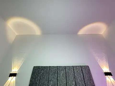 Mia Allenn online show from 04-15-26, 07:58