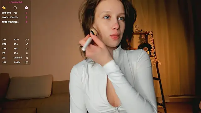 Snapshot of LachelleFrommer chatting on 02-01-26, 01:04 LachelleFrommer online show from 02-01-26, 01:04