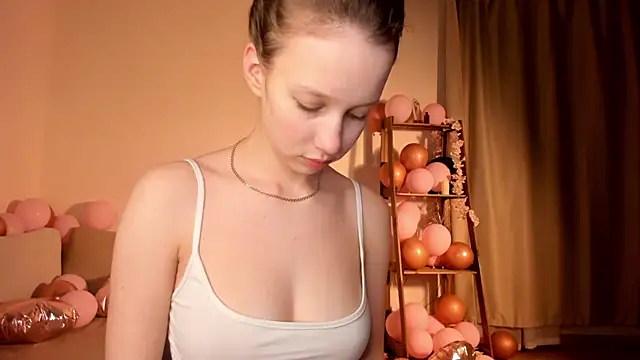 Snapshot of LachelleFrommer chatting on 02-16-26, 01:04 LachelleFrommer online show from 02-16-26, 01:04