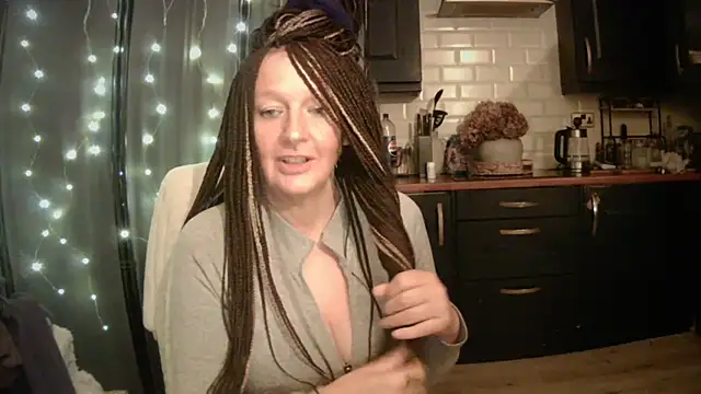 pixxiexo online show from 12-23-25, 02:33