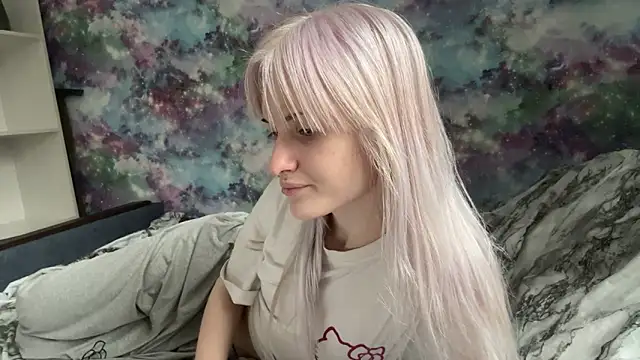 Snapshot of CelenFomes chatting on 02-17-26, 06:11 CelenFomes online show from 02-17-26, 06:11