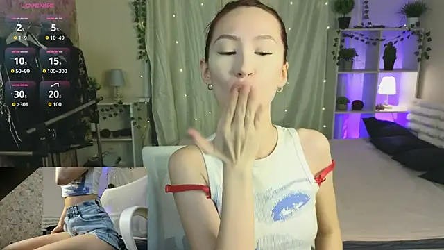 Snapshot of Ssin_Megan chatting on 12-15-25, 11:05 Ssin Megan online show from 12-15-25, 11:05