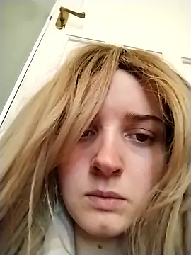 Amy01112 online show from 12-22-25, 02:28