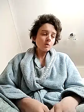 Snapshot of Amy01112 chatting on 05-17-26, 11:43 Amy01112 online show from 05-17-26, 11:43