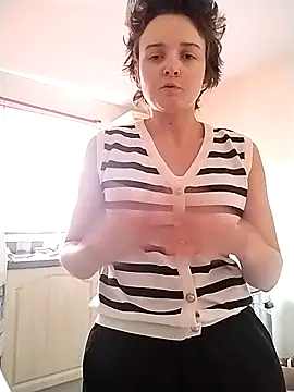 Snapshot of Amy01112 chatting on 05-12-26, 09:37 Amy01112 online show from 05-12-26, 09:37