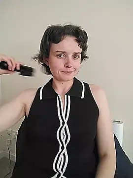 Snapshot of Amy01112 chatting on 06-08-26, 04:51 Amy01112 online show from 06-08-26, 04:51