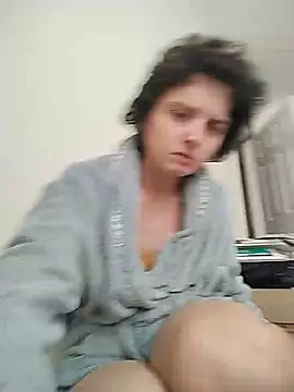 Snapshot of Amy01112 chatting on 07-15-26, 02:13 Amy01112 online show from 07-15-26, 02:13
